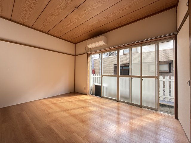 KTハイツ 1階居間・リビング