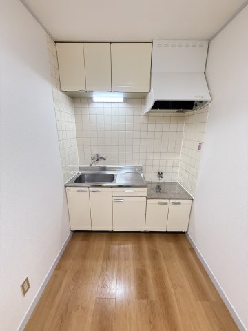 KTハイツ 1階キッチン