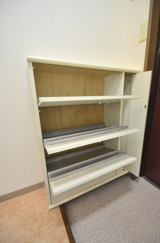 ドミール板橋本町 1階その他