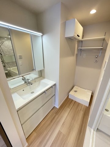 グランド　フルーレ　浮間舟渡 2階洗面所