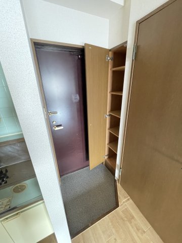 ドミール板橋本町 3階玄関