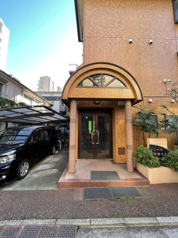ドミール板橋本町 3階エントランス