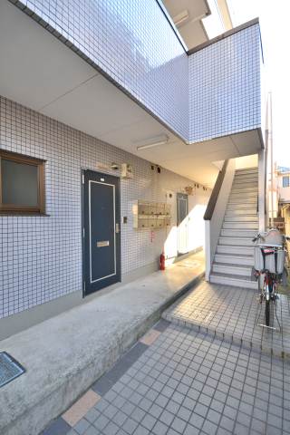 仲町ハイツ 1階エントランス