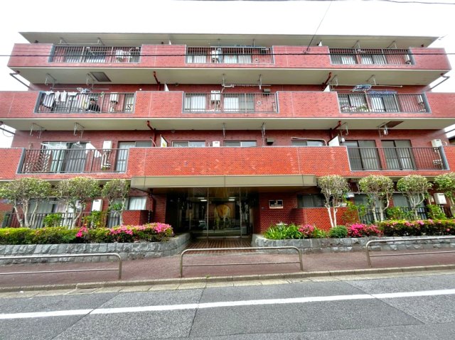 ウインテラス 1階外観