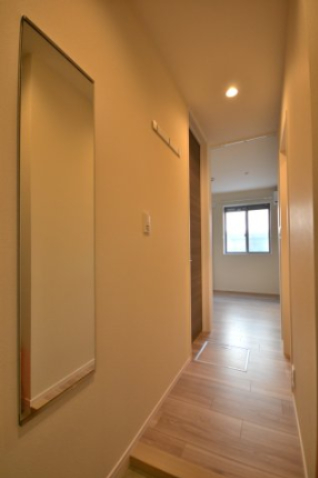 ココリュミエ 201玄関