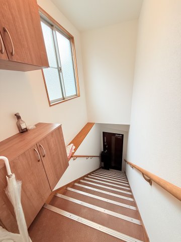 カトレアビル 2-3階玄関