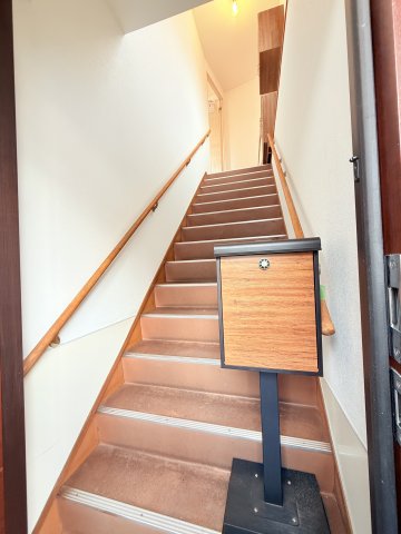 カトレアビル 2-3階エントランス