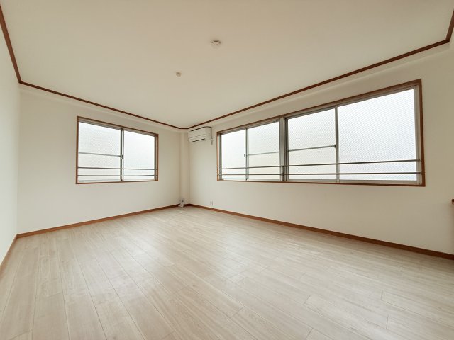 カトレアビル 2-3階寝室