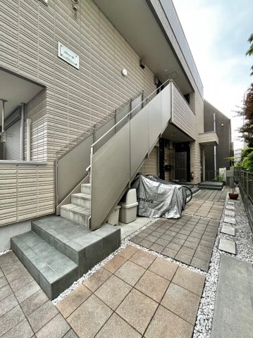 Diva-M 2階エントランス