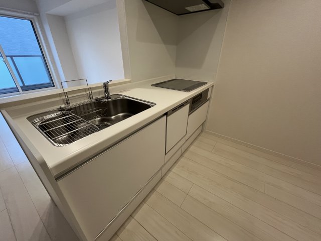 リネア 1階キッチン