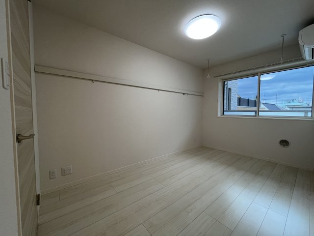 リネア 1階洋室