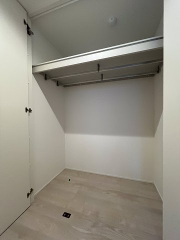 リネア 2階収納