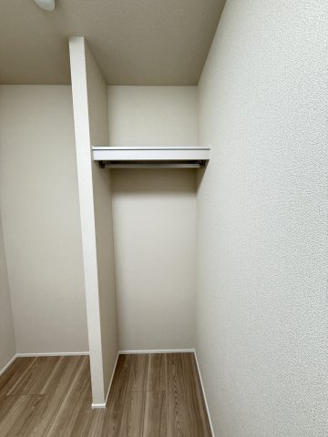 プルネ　メゾン 202収納