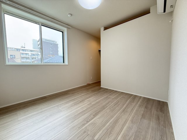 プルネ　メゾン 202洋室