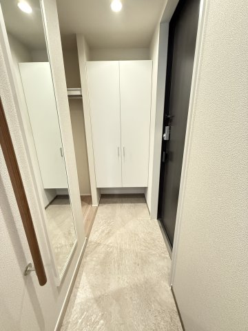 プルネ　メゾン 202玄関