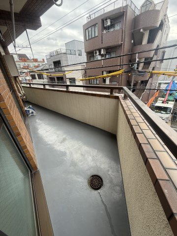 アライビル 3階バルコニー