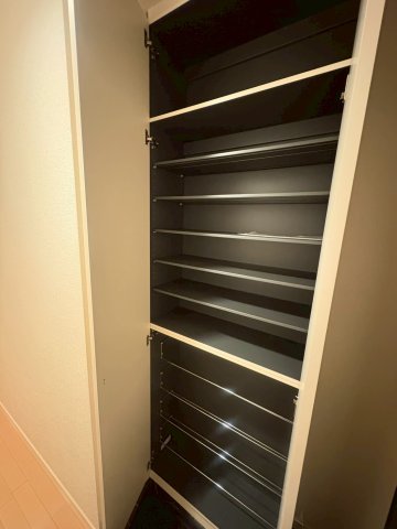 カーサフェリーチェ 1階収納