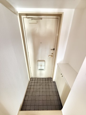 ヒルサイド中台 2階玄関