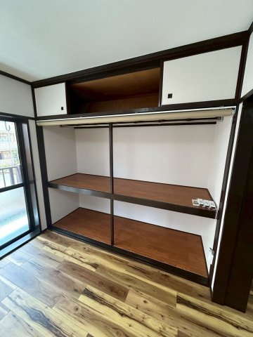 ウインヒルズ 1階収納
