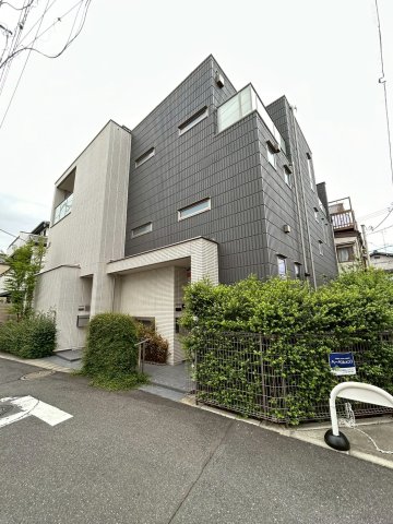 Ｔｒｅｓ　Ｃａｓａｓ 1-3階外観