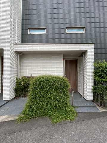 Ｔｒｅｓ　Ｃａｓａｓ 1-3階エントランス