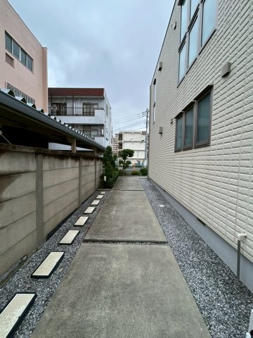 メゾンGクレフ 1階エントランス