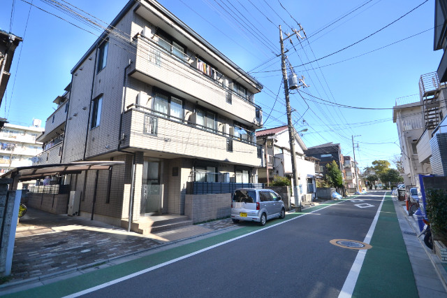 メゾンリブエール 3階外観