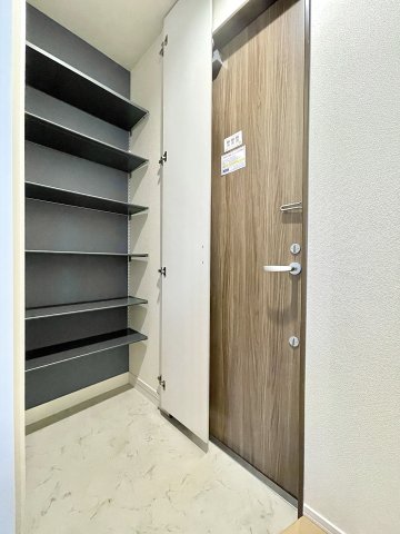 東京都板橋区前野町６丁目 1階収納