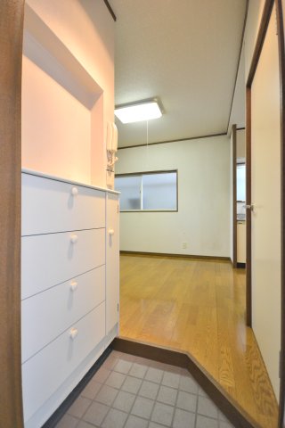 メゾン岩田 2階玄関