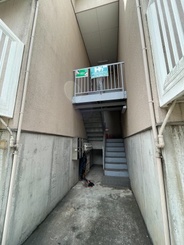 メゾン岩田 2階エントランス