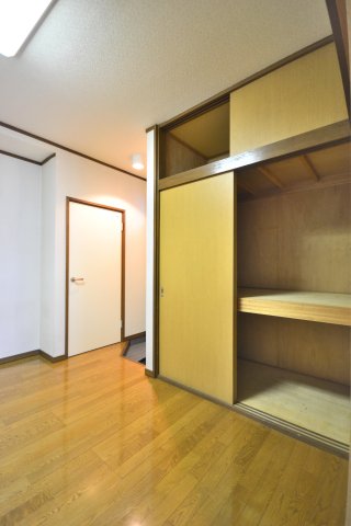 メゾン岩田 2階収納