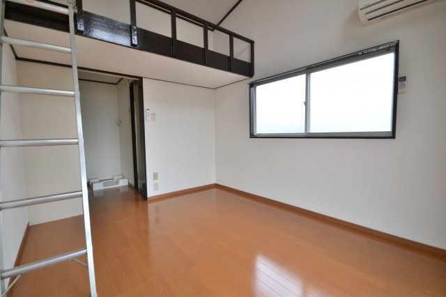 第六タキシマ 2階内装