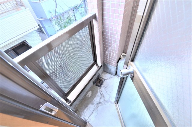 ファインクリスタル 3階バルコニー