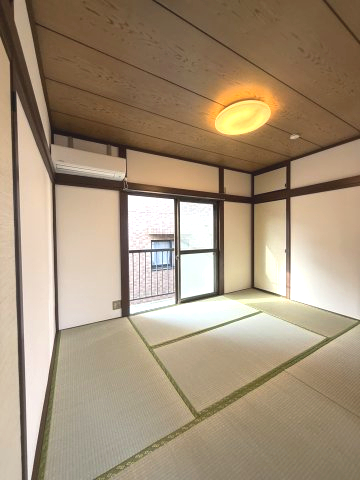 ハイランド・フラット 2階和室