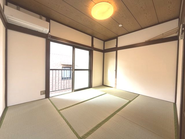 ハイランド・フラット 2階和室