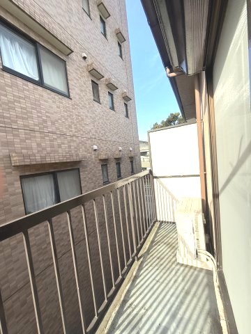 ハイランド・フラット 2階バルコニー