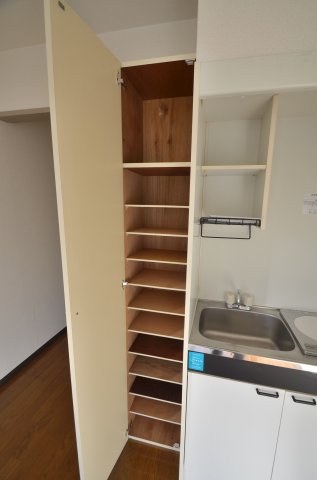 ラ・ベルメゾン・Ｙ 2階収納