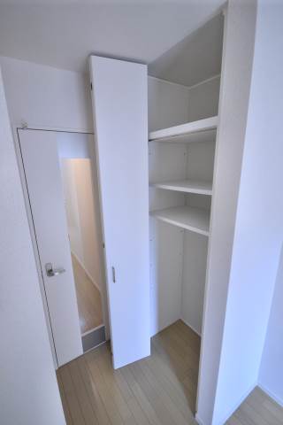 ブランシュ蓮根 2階収納