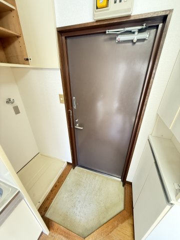 ラ・ヴニール大山 2階玄関