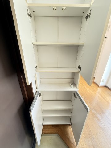 ラ・ヴニール大山 2階収納