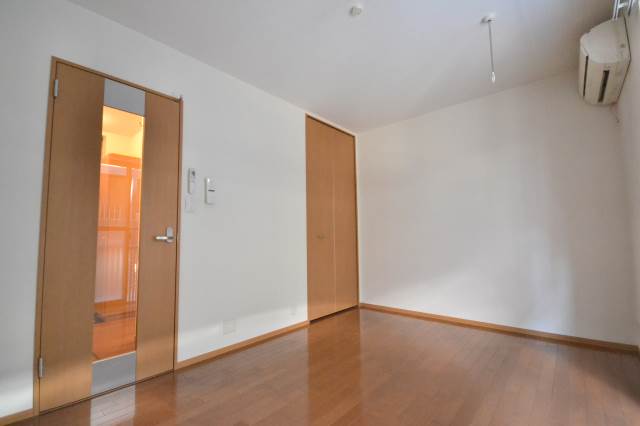ボヌール高島平 1階洋室