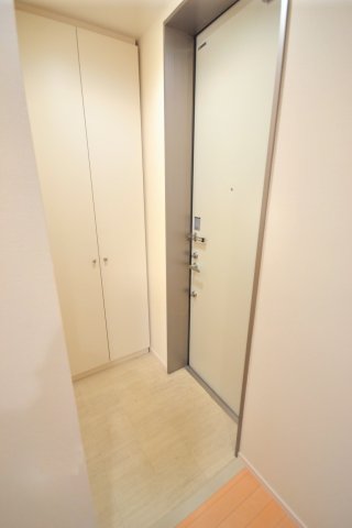 ヤマウロコＷＥＳＴ 2階玄関