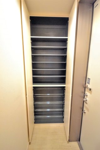 ヤマウロコＷＥＳＴ 2階その他