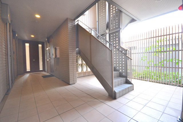 ヤマウロコＷＥＳＴ 2階その他