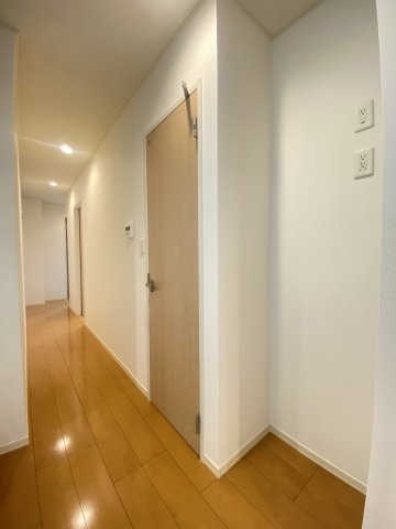 コニーコート 1階その他