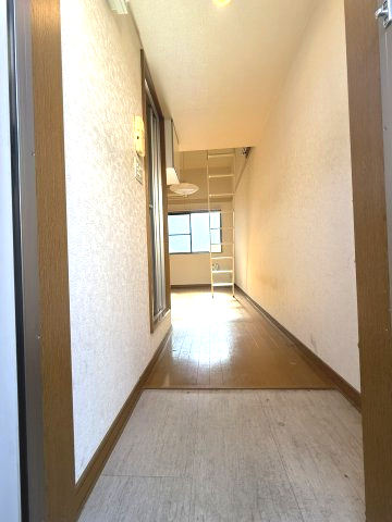 ビーコート高島平 203玄関