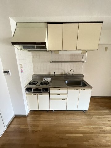 メゾングランパレ 2階キッチン