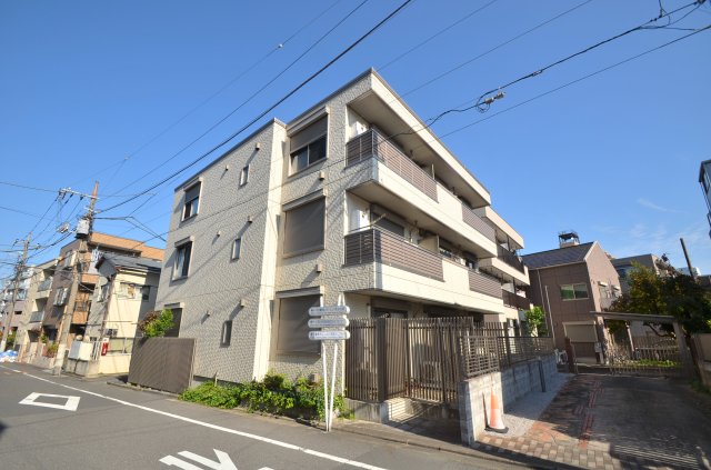シャーメゾン志村坂下 3階外観