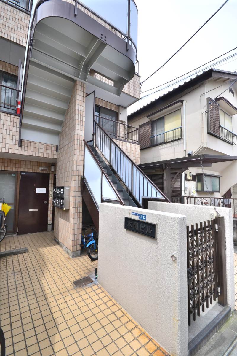 本間ビル 3階外観