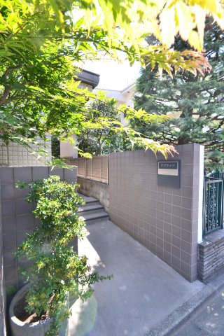 アブラッソ Aエントランス